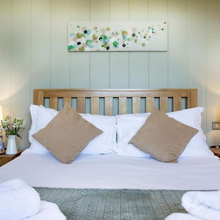 Whileaway Lodge, Strawberryfield Park Чедър Екстериор снимка