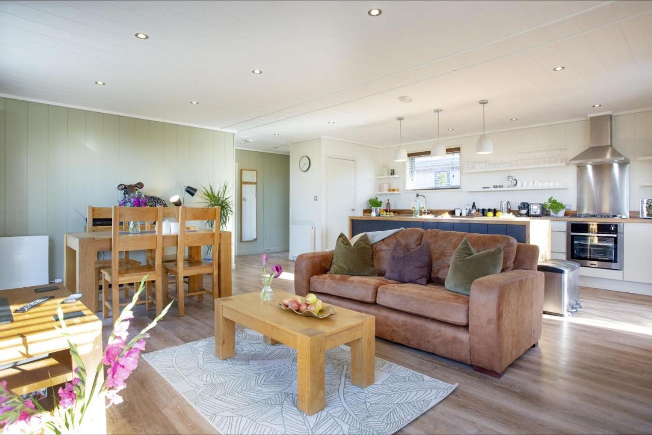 Whileaway Lodge, Strawberryfield Park Чедър Екстериор снимка