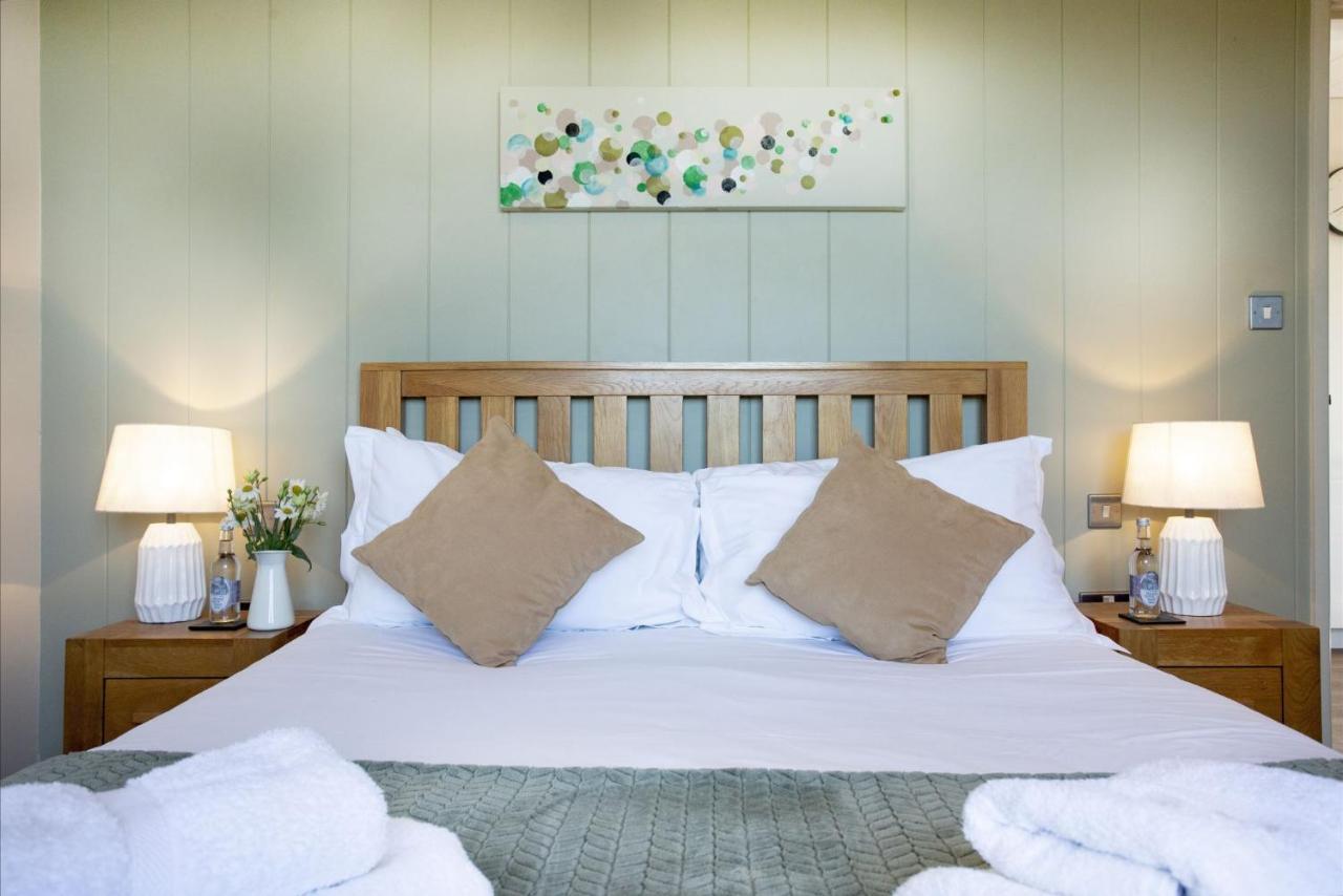Whileaway Lodge, Strawberryfield Park Чедър Екстериор снимка