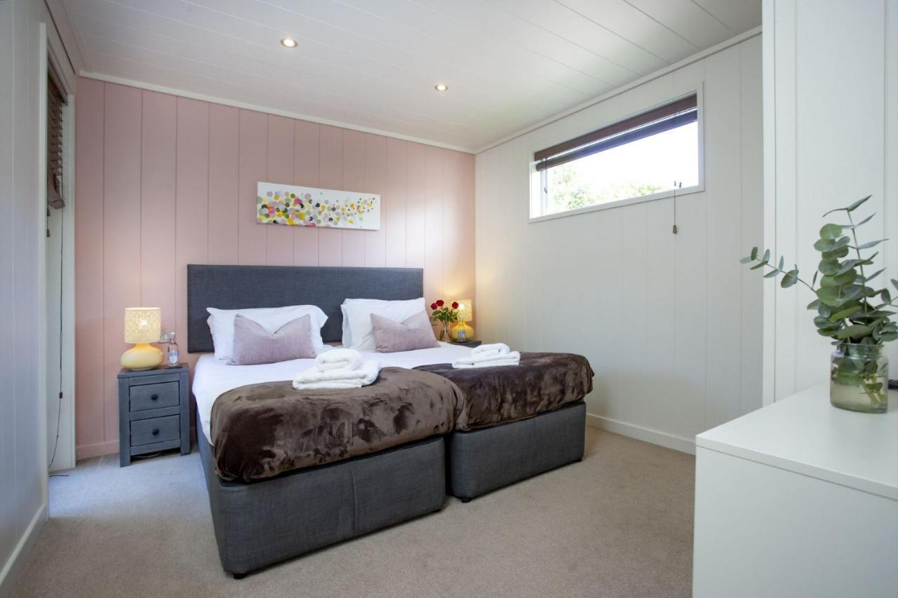 Whileaway Lodge, Strawberryfield Park Чедър Екстериор снимка