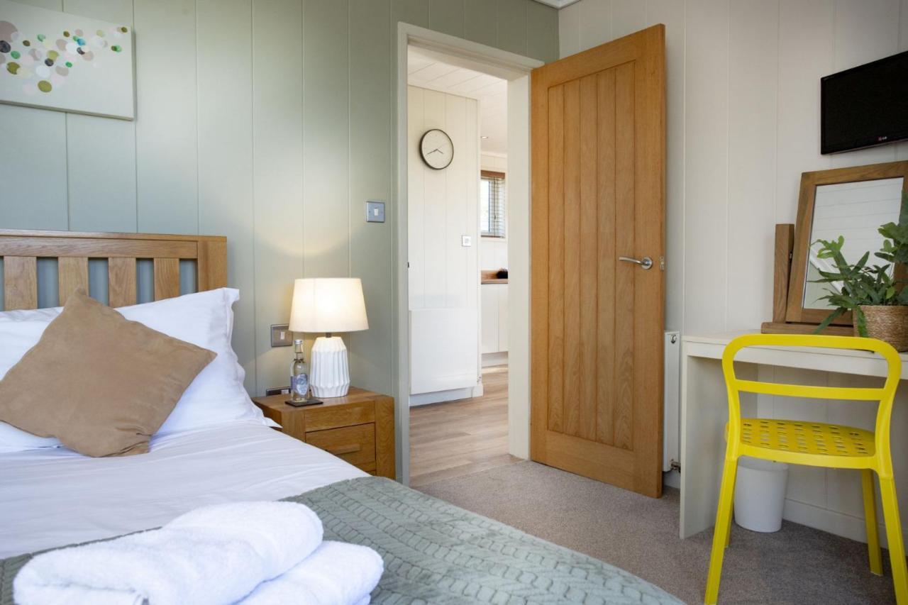 Whileaway Lodge, Strawberryfield Park Чедър Екстериор снимка