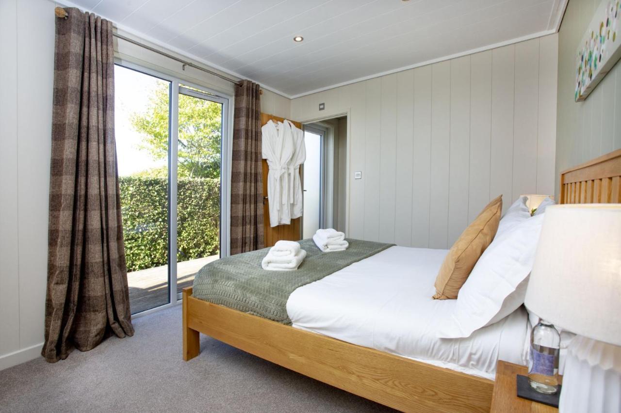 Whileaway Lodge, Strawberryfield Park Чедър Екстериор снимка